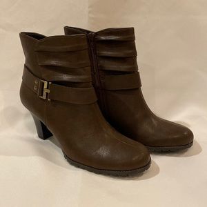 A2 by Aerosoles Brown Ankle Boots Size 9 NWOT